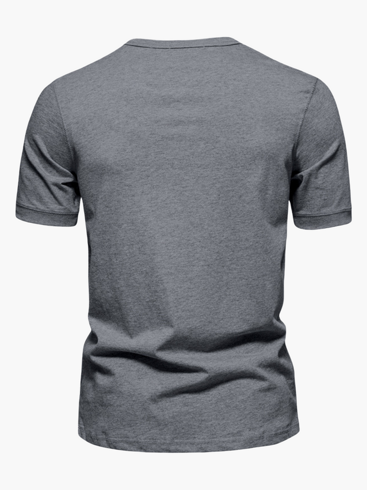 Breathable menswear short sleeve shirt, perfect for warm weather