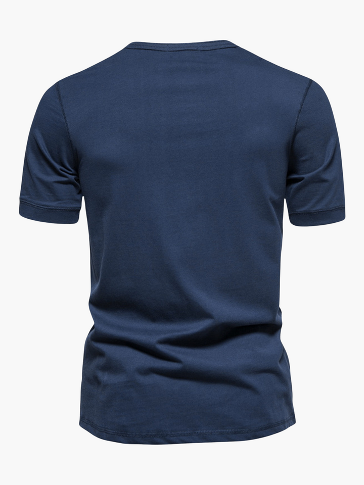 Comfortable and breathable men's short sleeve shirt