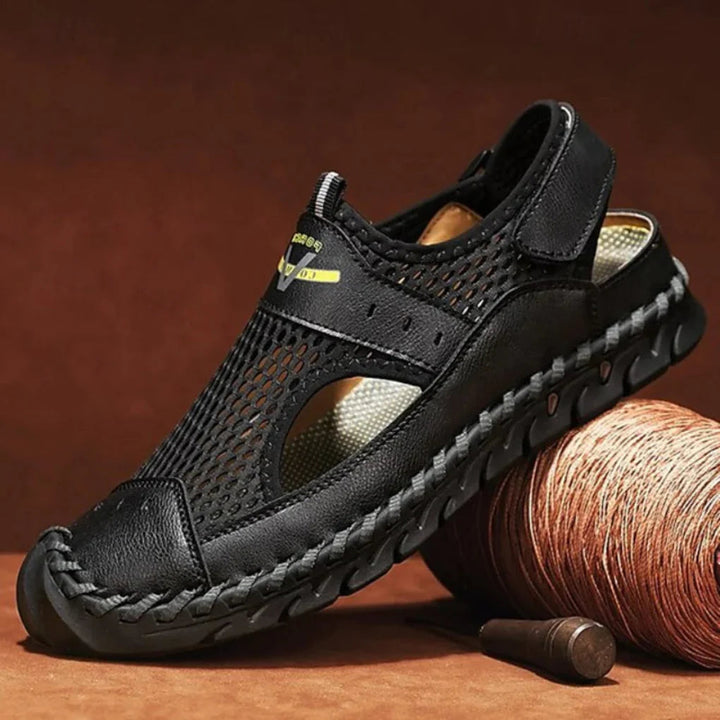 Durable men's closed toe orthopedic walking sandals for summer. Offers all-day comfort, protection, and versatile outdoor use.