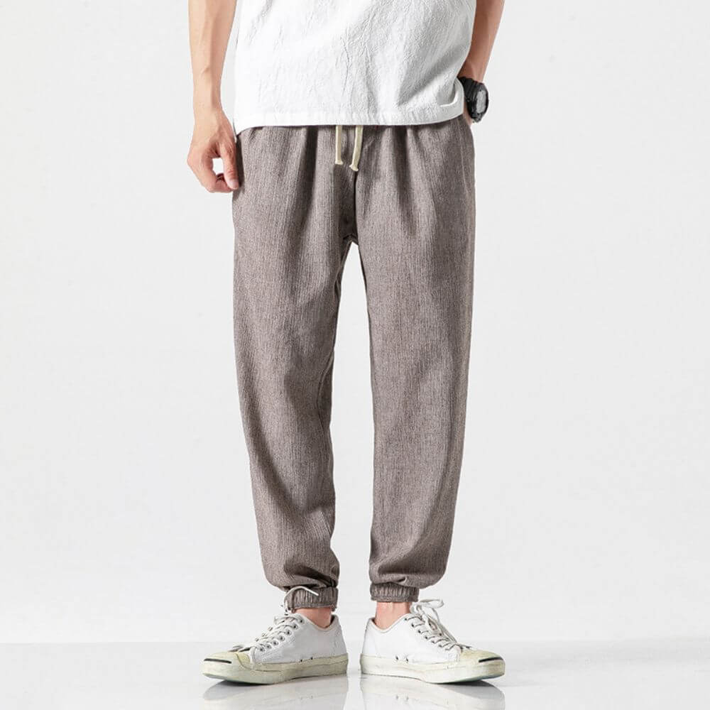 Men's everyday casual trousers, super lightweight and breathable for relaxed fashion.