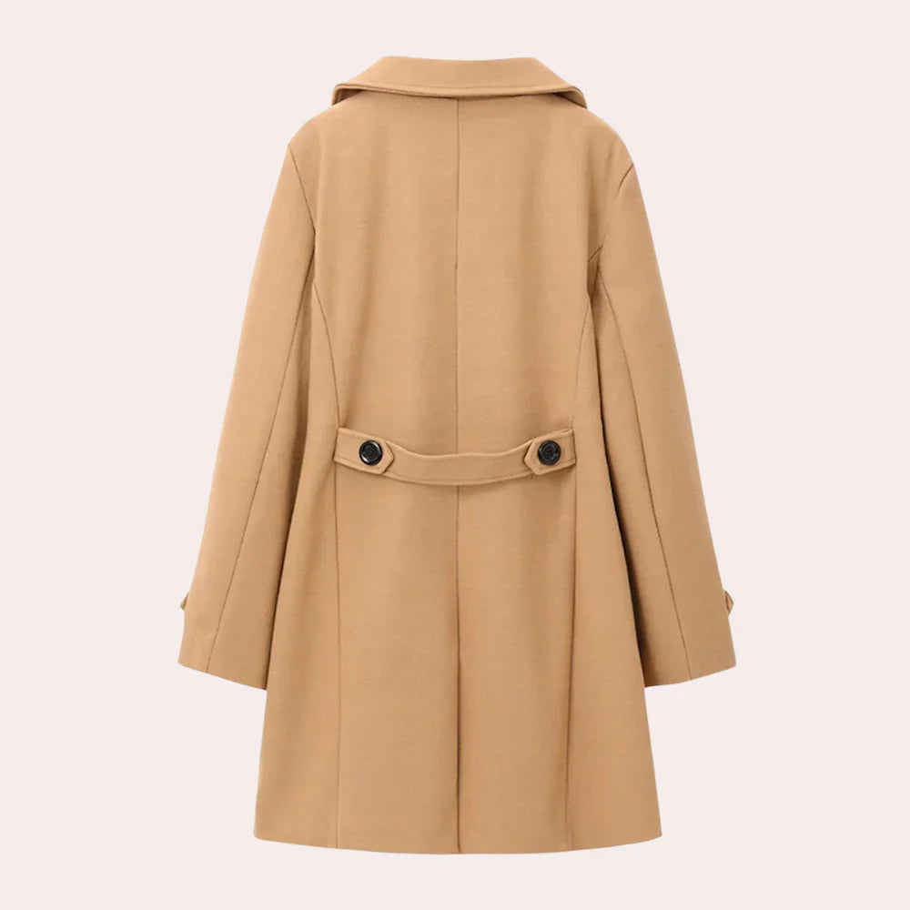 New men's tailored coat for effortless elegance. Versatile outerwear suitable for formal or casual winter fashion.