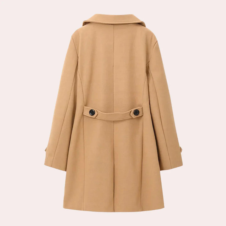 New men's tailored coat for effortless elegance. Versatile outerwear suitable for formal or casual winter fashion.