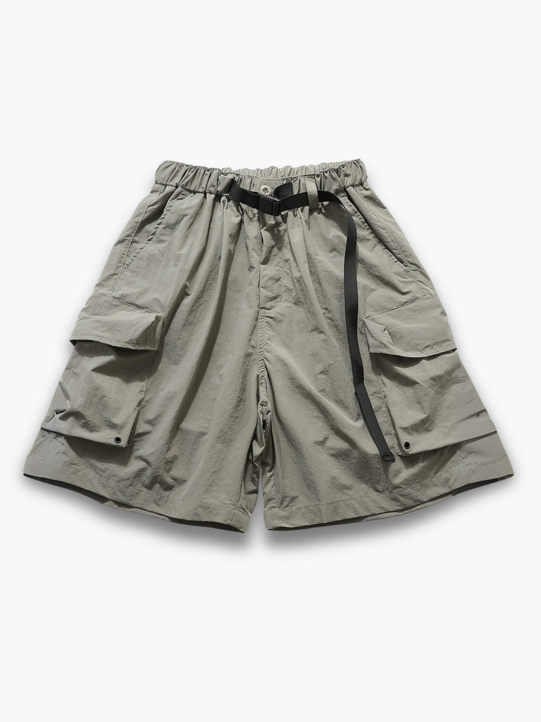 Versatile men's cargo shorts with a modern elastic waist design