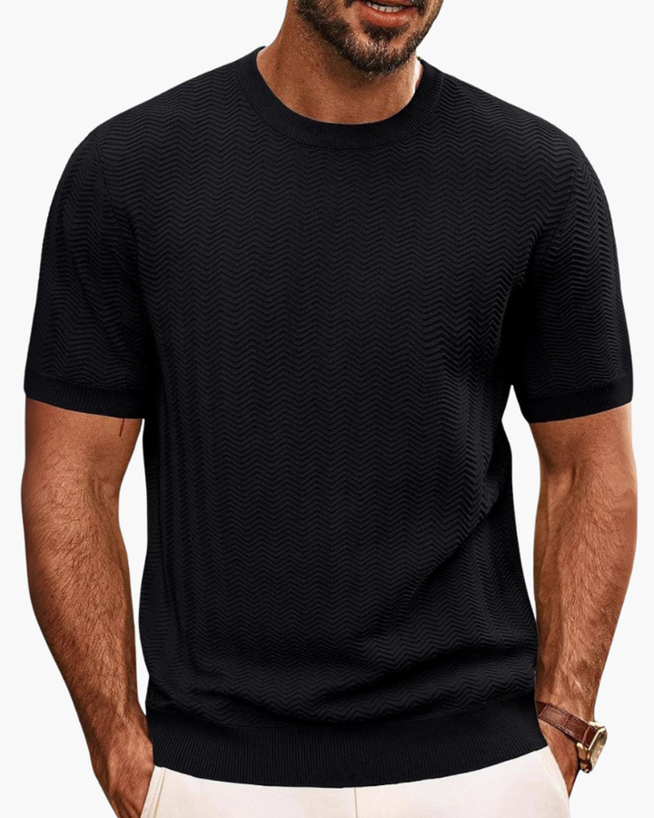 Stylish men's knit top with a versatile round neckline, a must-have basic tee.