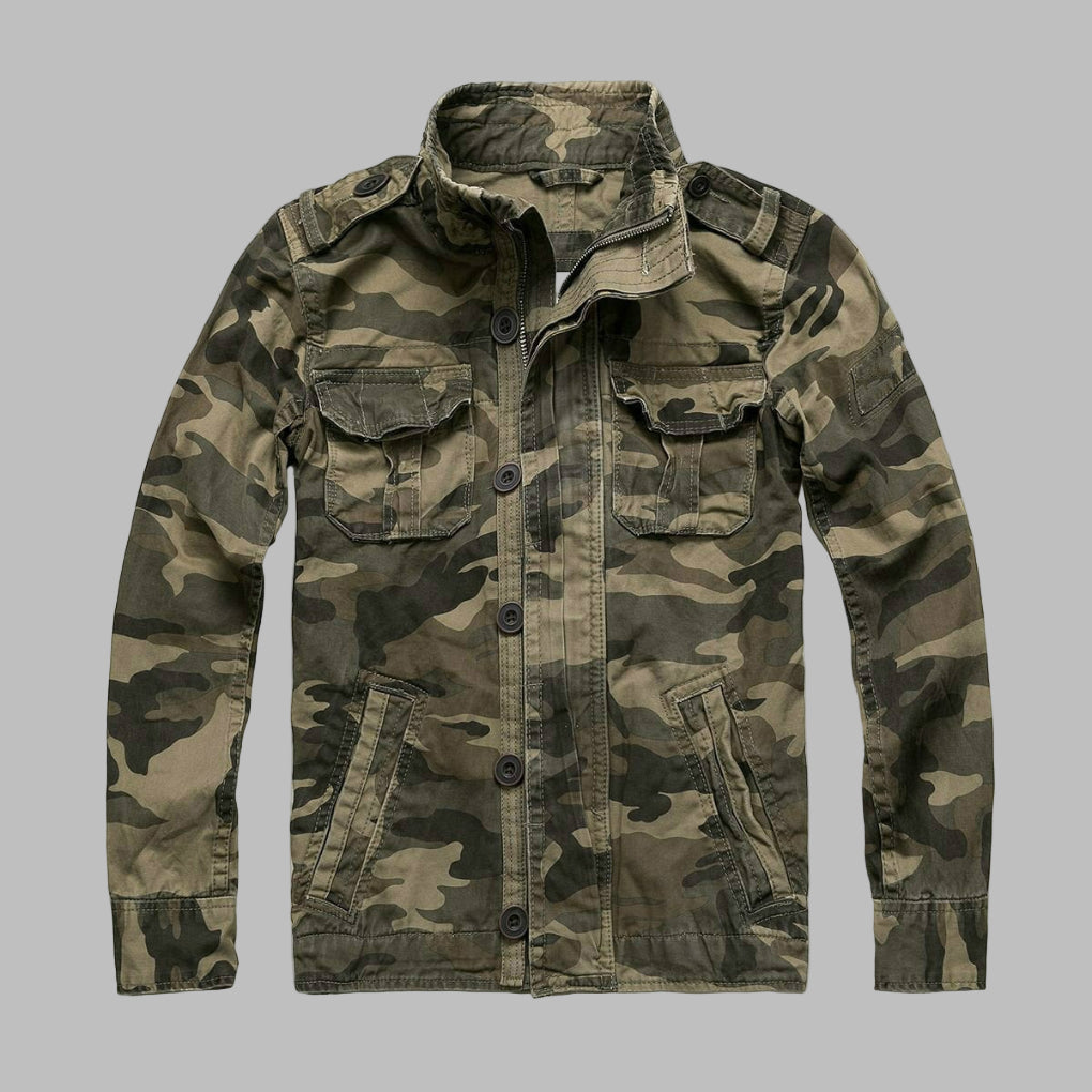 Stylish men's rugged camouflage utility jacket, essential military-style outerwear.