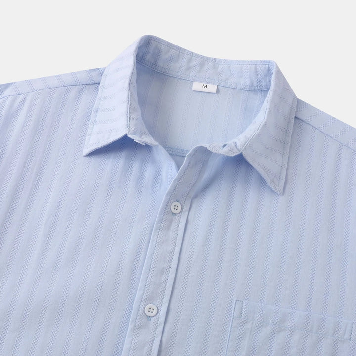Versatile short sleeve casual shirt for modern men