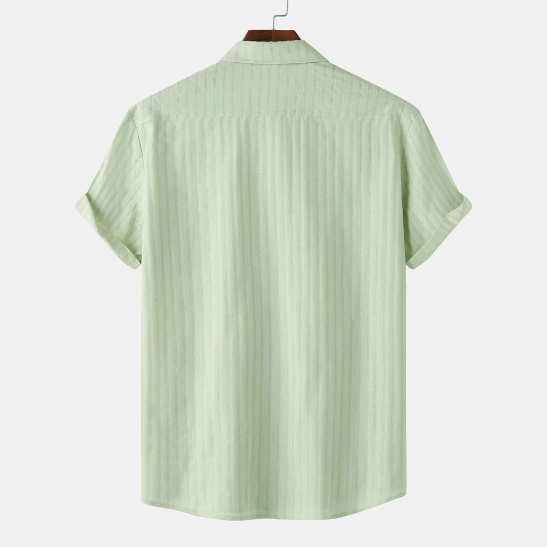 Men's casual short sleeve shirt with a comfortable fit