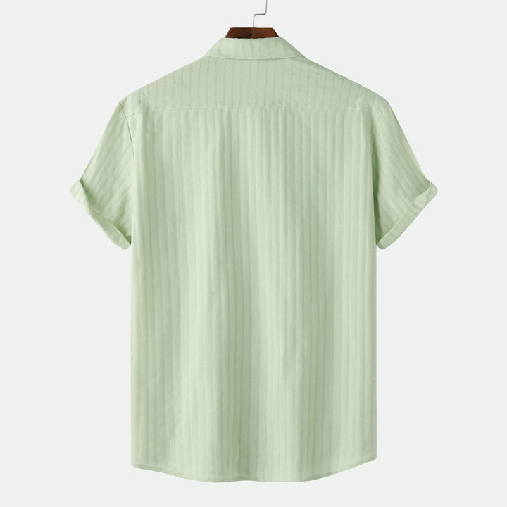 Men's casual short sleeve shirt with a comfortable fit