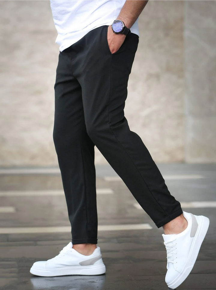 Business casual men's slim-fit stretch trousers, blending comfort with modern style.