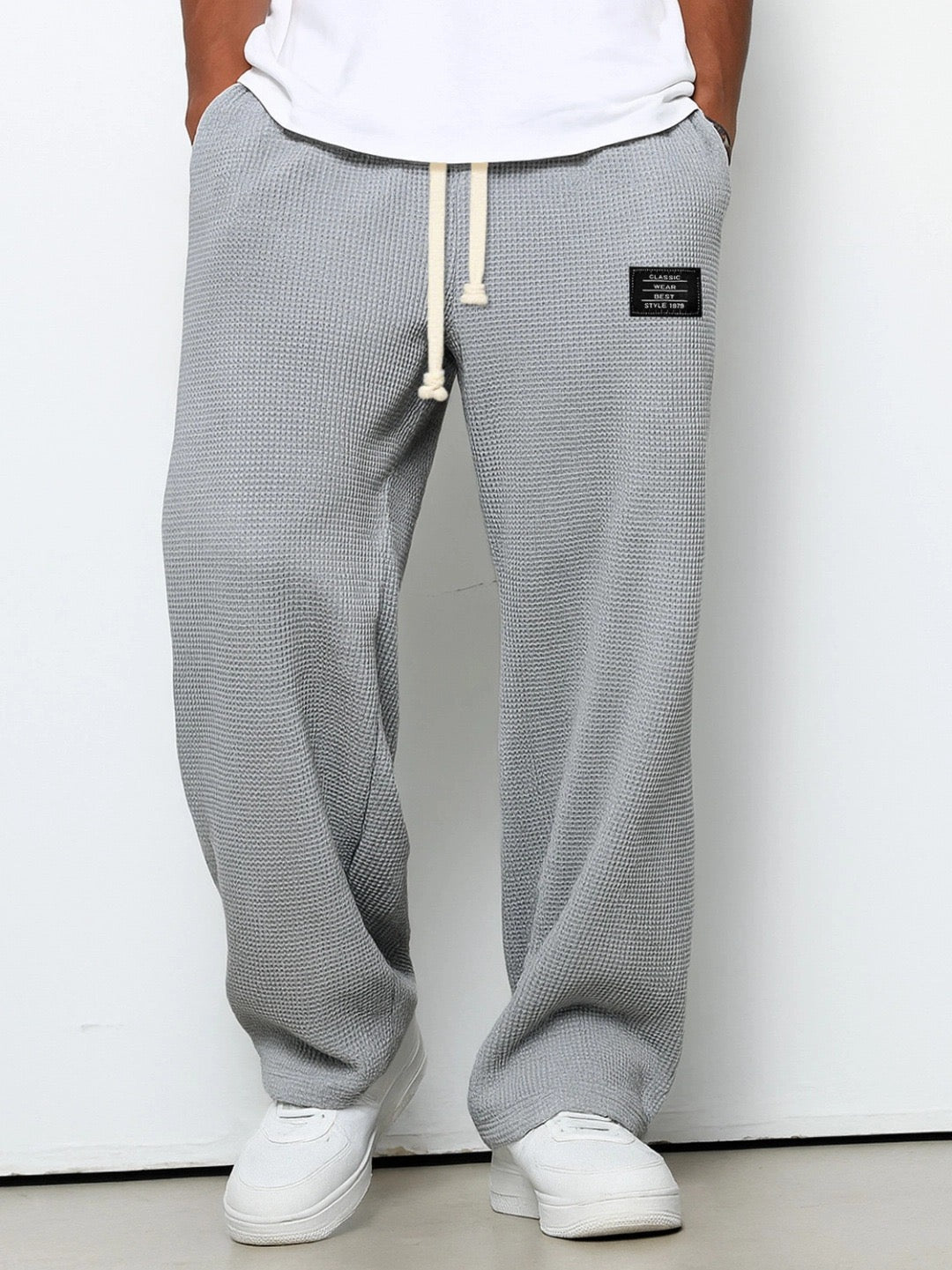Men's versatile gym pants. Soft jogging pants, great for workouts or activewear.