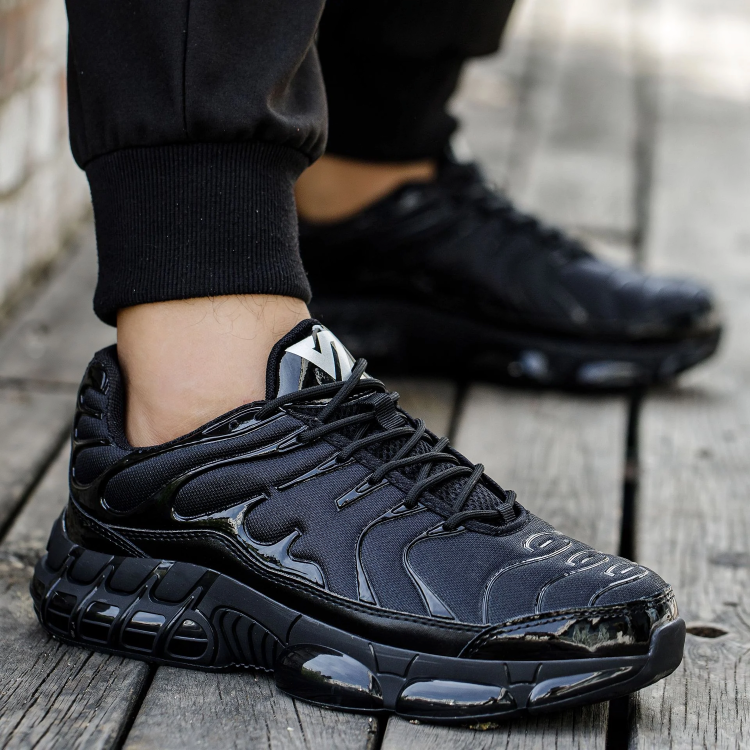 Men's steel toe safety work shoes with durable construction for reliable protection.