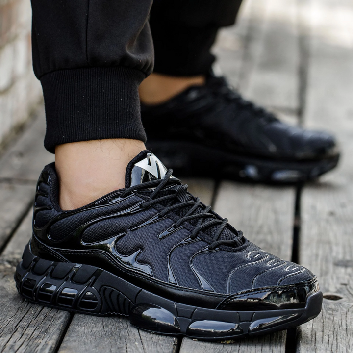 Men's steel toe safety work shoes with durable construction for reliable protection.