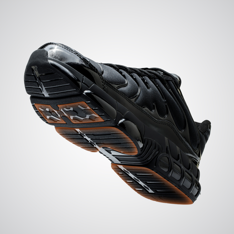 Low-top steel toe work boots for men, ideal industrial footwear for all year wear.