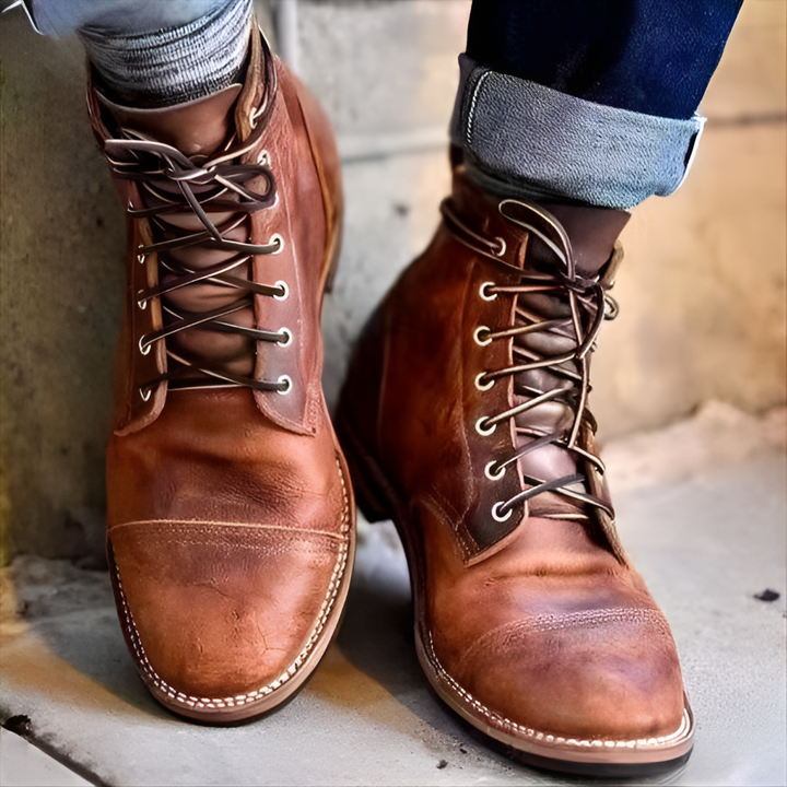 Men's vintage lace-up ankle boots in brown leather for timeless style and comfort.