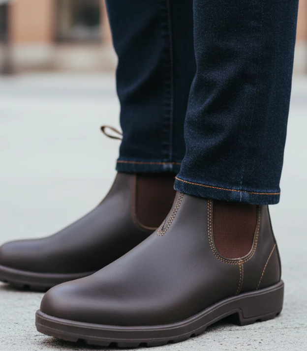 Stylish men's waterproof Chelsea boots, perfect slip-on design for urban style, outdoor wear, and daily comfort.