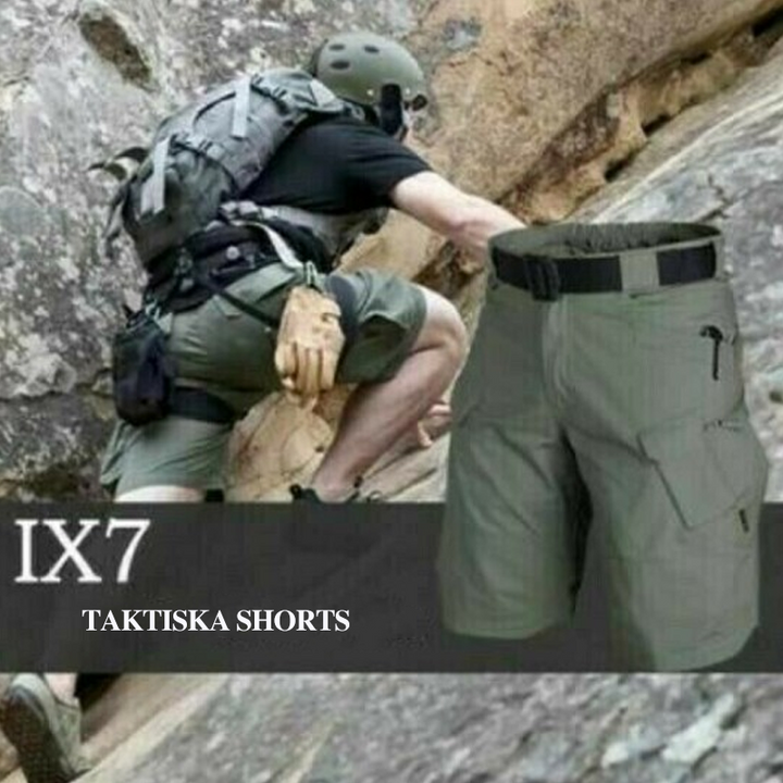 Lightweight men's outdoor shorts, waterproof, multi-pocket design, excellent for hiking and travel.