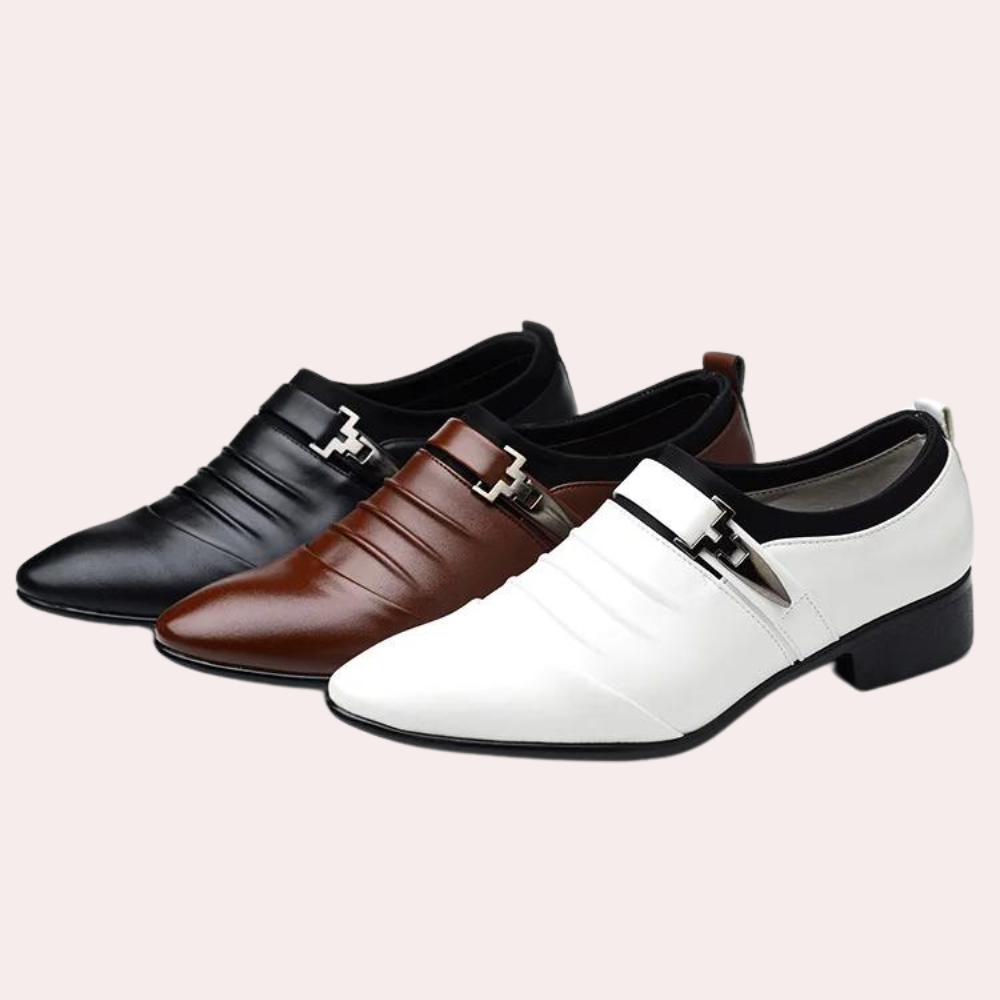 Classic men's slip-on loafers in a refined design, perfect versatile footwear for formal, business, and casual settings.