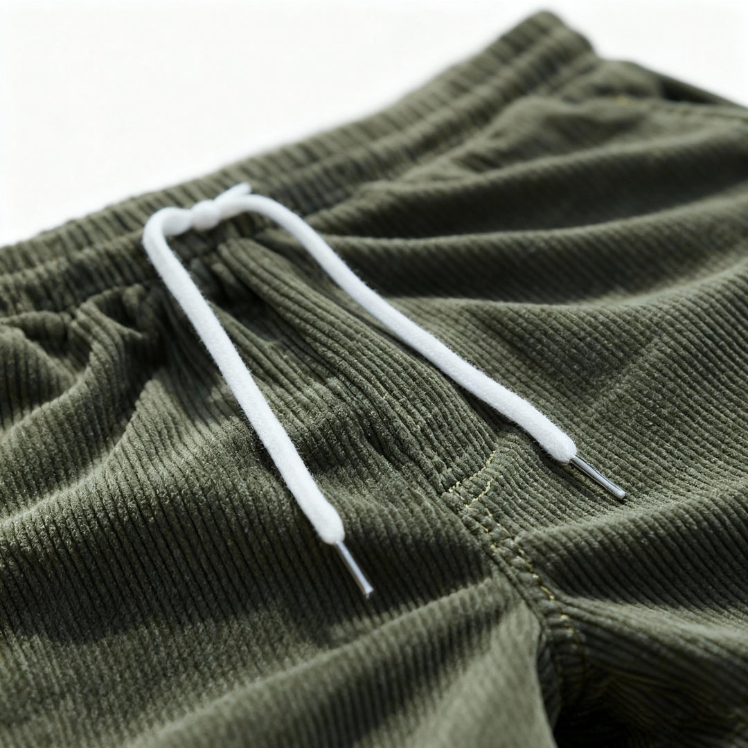 Stylish men's elastic waist swimwear, ideal for vacation, beachwear, and pool leisure.