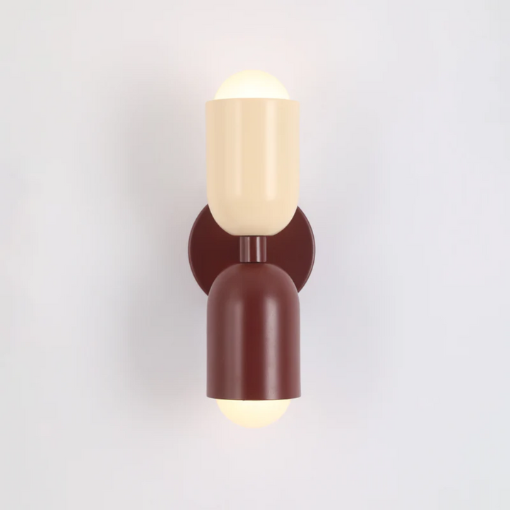 Energy-efficient LED wall lamp, modern and double-sided, ideal for accent lighting and indoor ambiance.