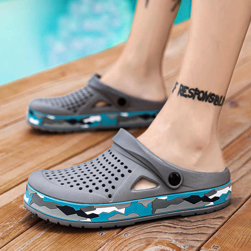 Breathable men's outdoor clogs, perfect for quick-drying comfort with a distinct camo sole.