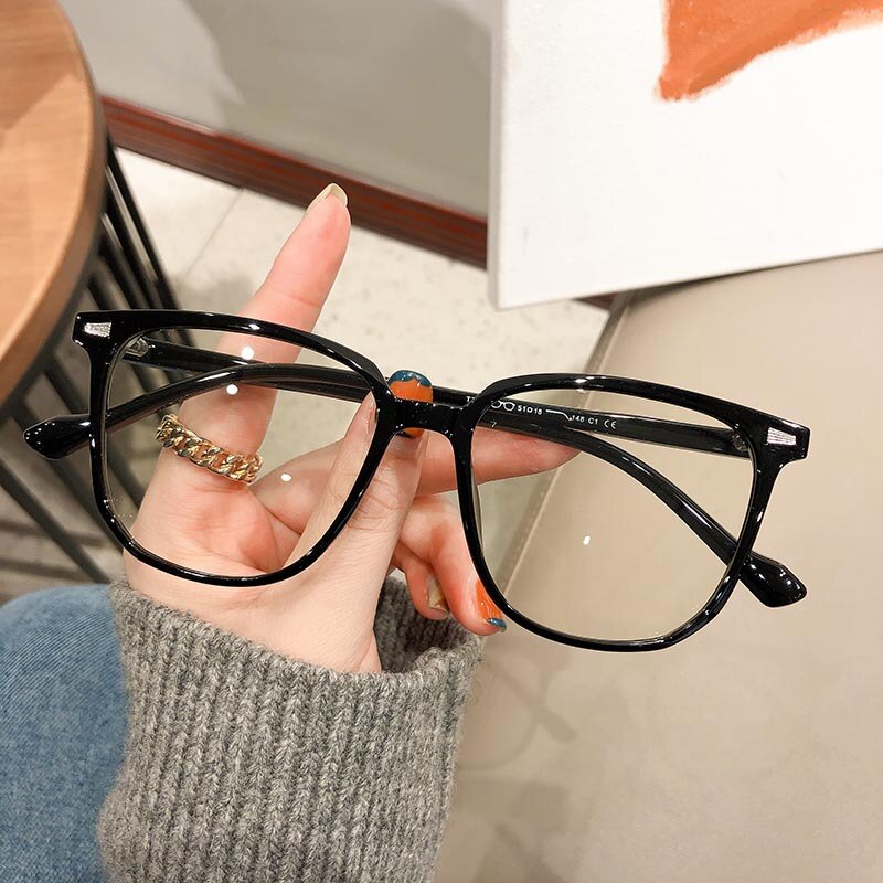 Comfortable plastic square anti-reflective glasses for myopic clear vision.