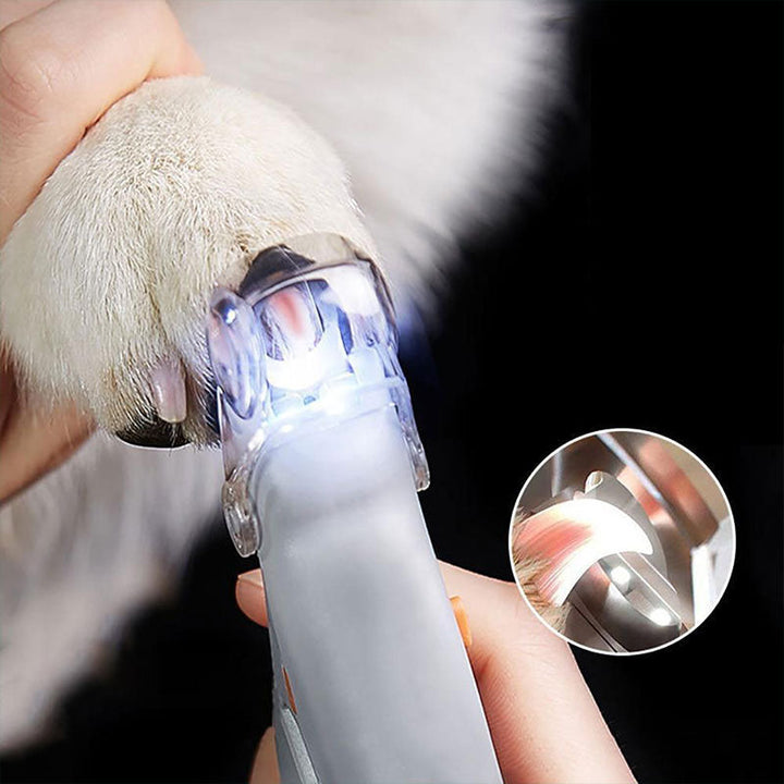 Pet nail clippers with LED light & quick sensor for safe dog & cat paw trimming. Easy animal grooming at home.