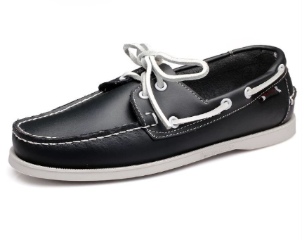 Comfortable men's lace-up boat shoes with durable non-slip sole, ideal for deck & casual wear.