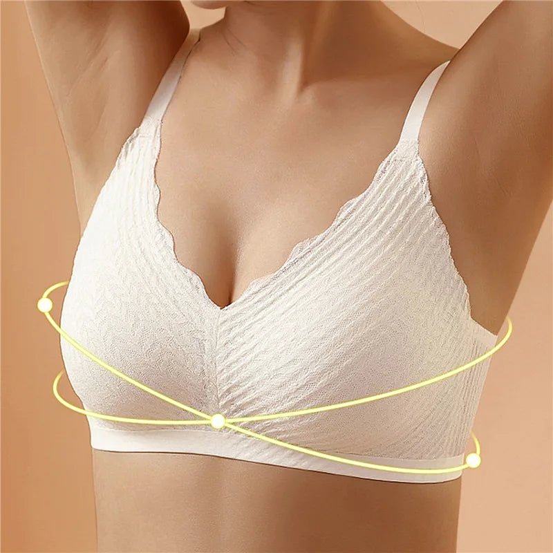 Women's non-padded, underwire-free bra. Comfortable wireless lingerie for a natural shape & soft support.