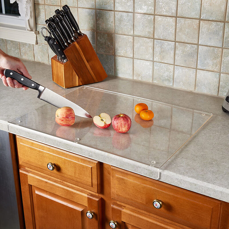 Durable non-slip cutting board, ideal for chopping vegetables and meats