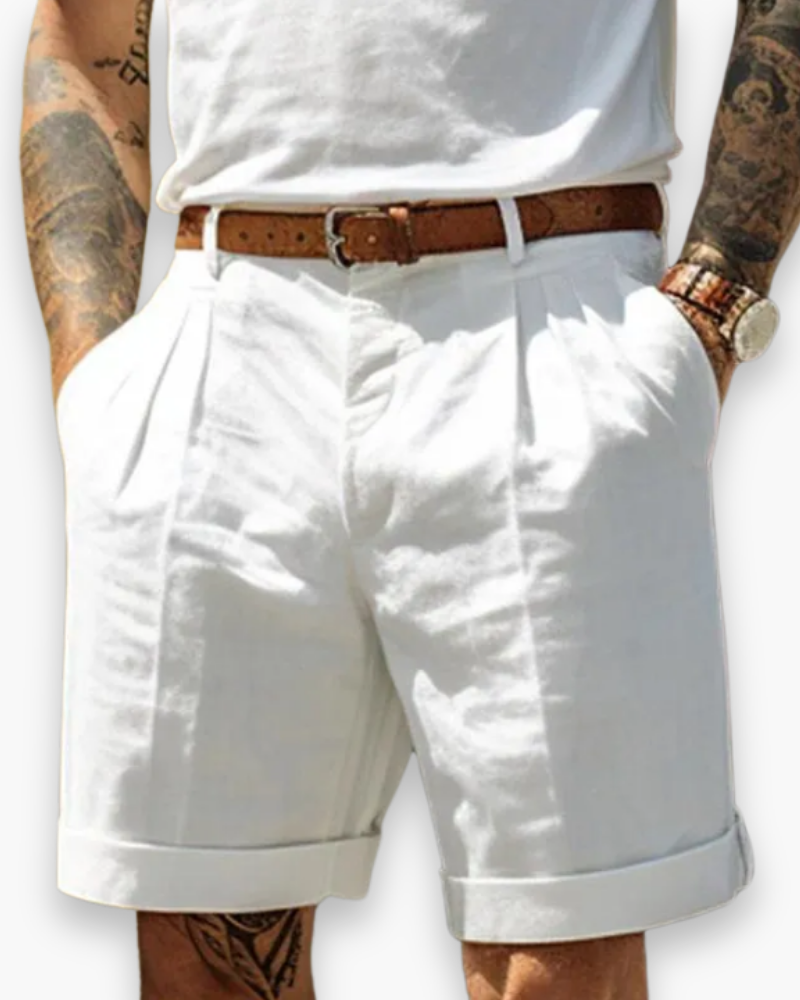 Men's stylish pleated chino shorts in a relaxed fit, perfect for summer casual wear and everyday comfort.