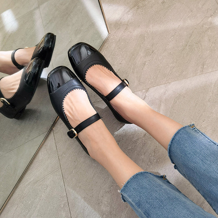 Stable two-tone chunky block heel Mary Jane platform heels for women, with an adjustable comfort strap.
