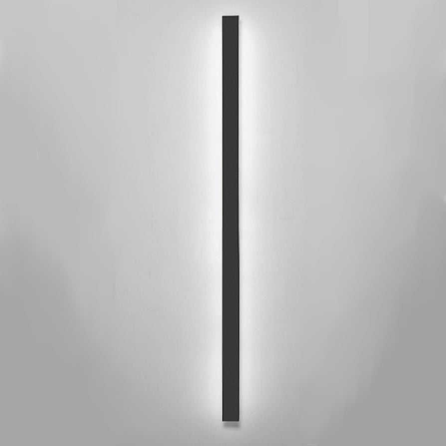 Weatherproof linear LED wall sconce, modern design, ideal for outdoor facade and contemporary lighting.