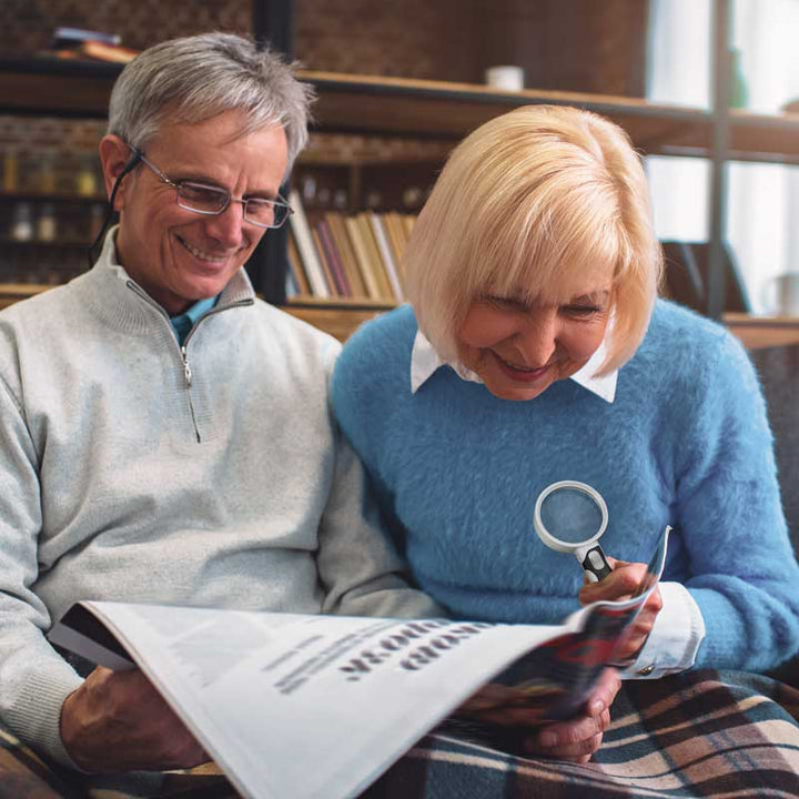Universal reading aid: LED magnifying glass with durable, clear lens for seniors & low vision.