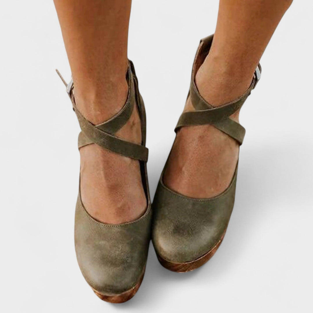 Elegant women's dress sandals from Orsola, designed with comfort and fashion in mind.