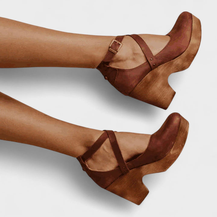 Orsola orthopedic fashion sandals for women, a blend of elegance and foot support.