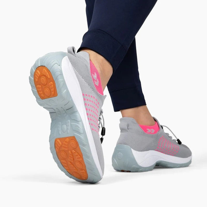 Women's casual orthopedic shoes, providing responsive cushioning and stability for all-day comfort.
