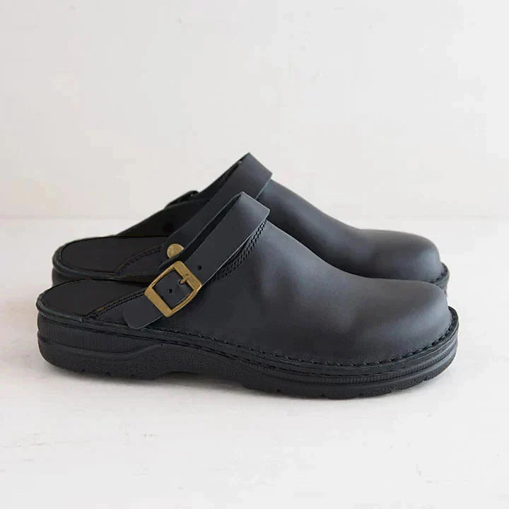 Ergonomic men's comfort clogs for casual wear, providing supportive footwear & foot relief. Available in brown.