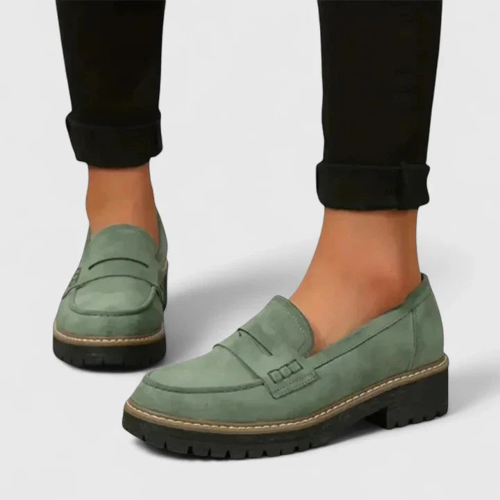 Easy slip-on women's orthopedic loafers, brown, with arch support and a comfortable platform sole.