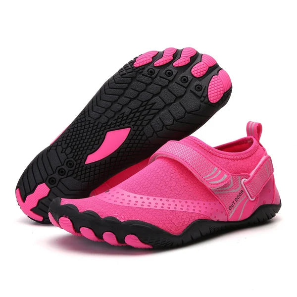 Versatile men's aquatic footwear for outdoor adventures: beach, hiking, and water sports. Non-slip.