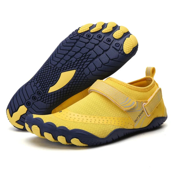 Men's summer water shoes for outdoor activities, offering orthopedic comfort & a non-slip design.