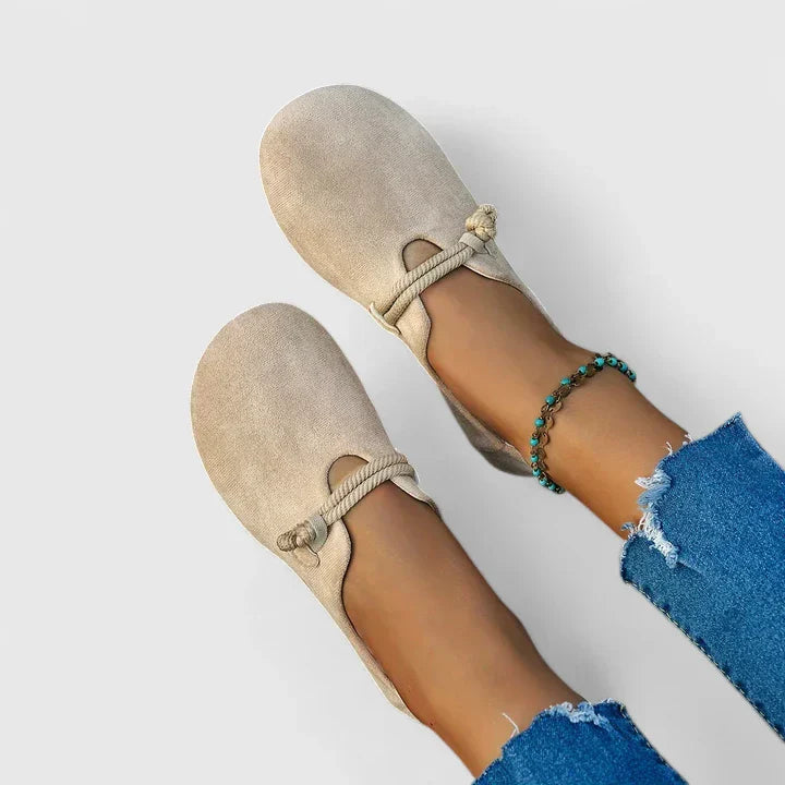 Casual women's orthopedic slip-on loafers with elegant rope detail, perfect for all-day comfort.