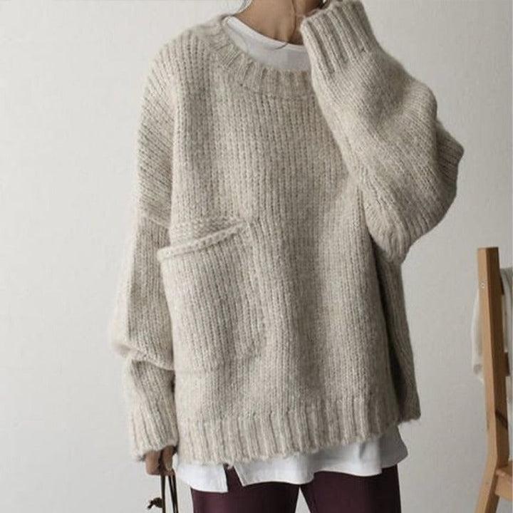Elegant yet casual women's oversized sweater, soft knit for fall essential warmth & relaxed style.
