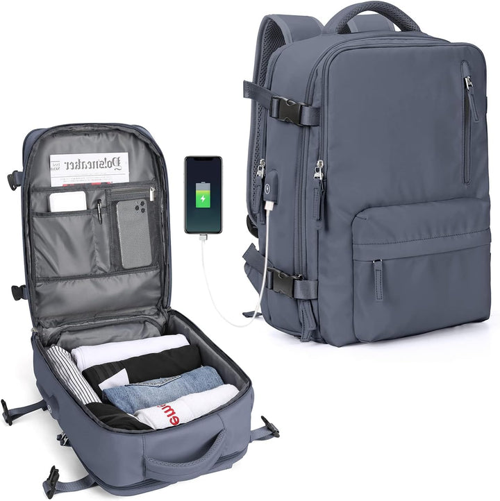 Laptop carry bag with adjustable shoulder strap, many compartments for all needs.