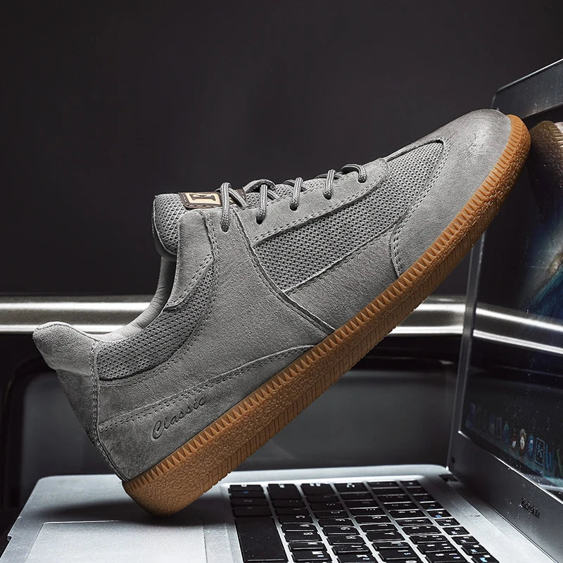 Graceful men's lace-up orthopedic sneakers offering supreme arch support & comfort for casual walking.