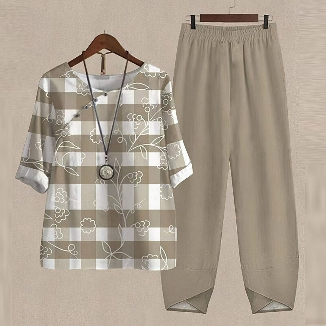 Comfortable women's floral matching set with a flowy blouse & relaxed fit harem pants. Perfect for casual wear.