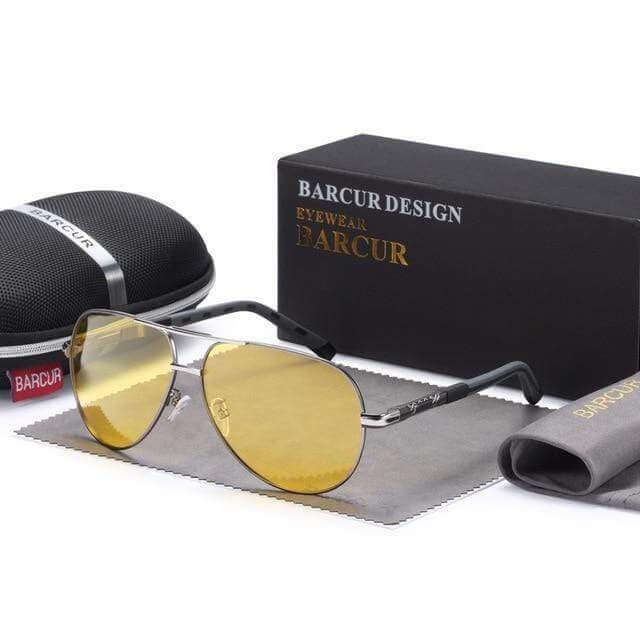 Sleek unisex pilot sunglasses featuring polarized lenses & UV400 protection for superior eye care.