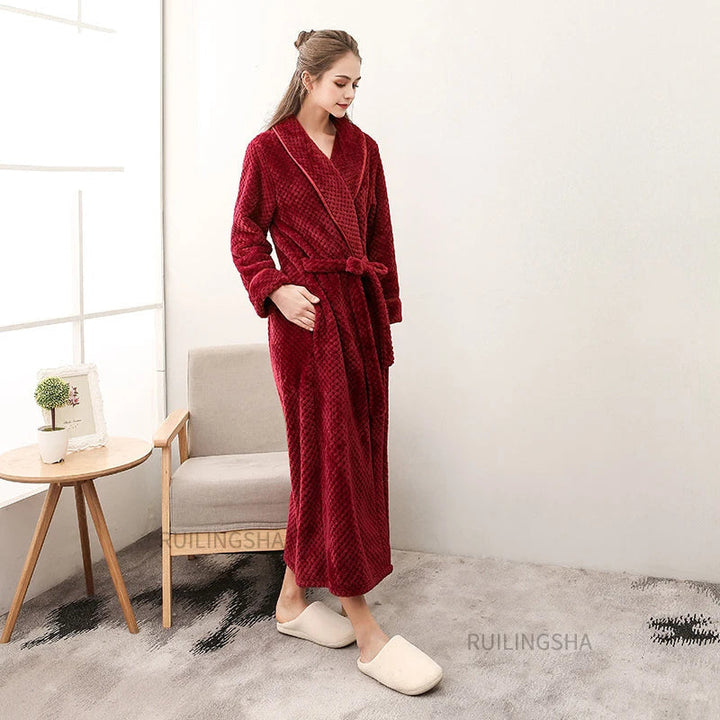Plush women's bathrobe, ideal for cozy mornings and evening comfort.