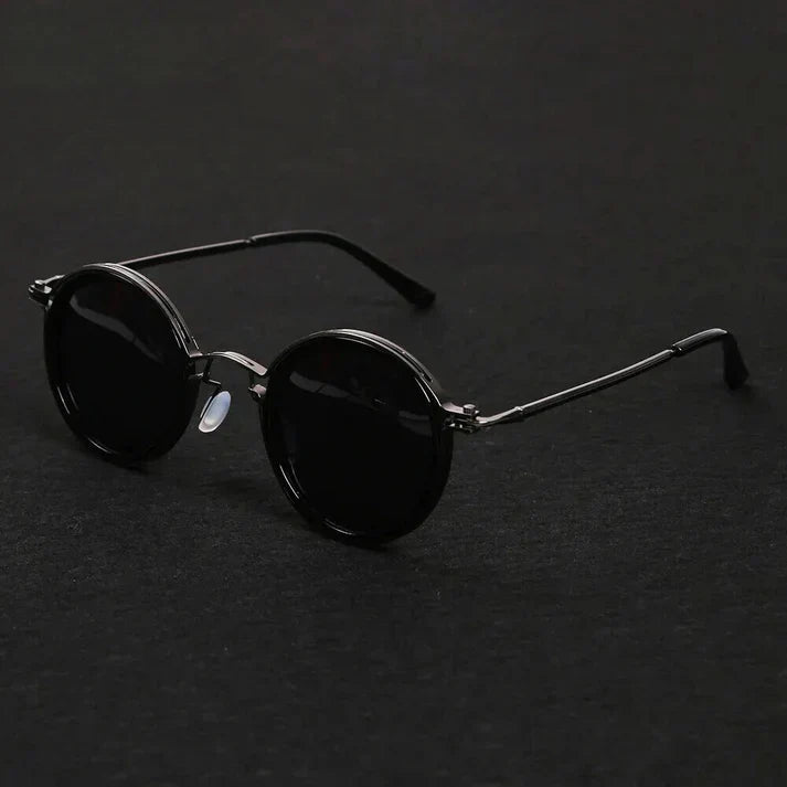 Chic unisex polarized UV400 sunglasses, designed with a contemporary metal frame for superior eye protection.