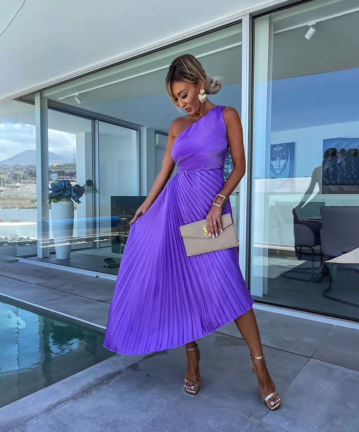 Sophisticated women's pleated maxi dress with a one-shoulder design, perfect elegant evening wear.