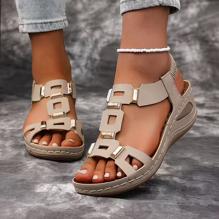 Black platform sandals with elegant ankle strap, open toe, perfect for summer casual wear.